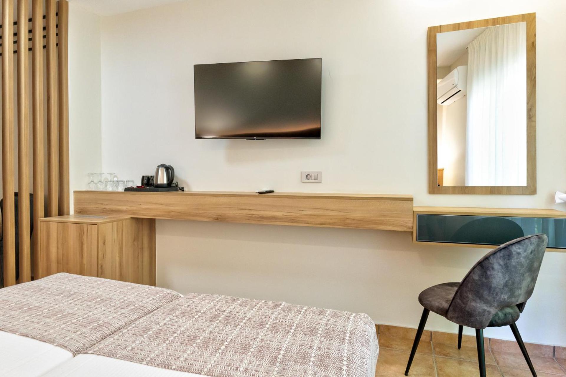 White Olive Premium Laganas Hotell Exteriör bild